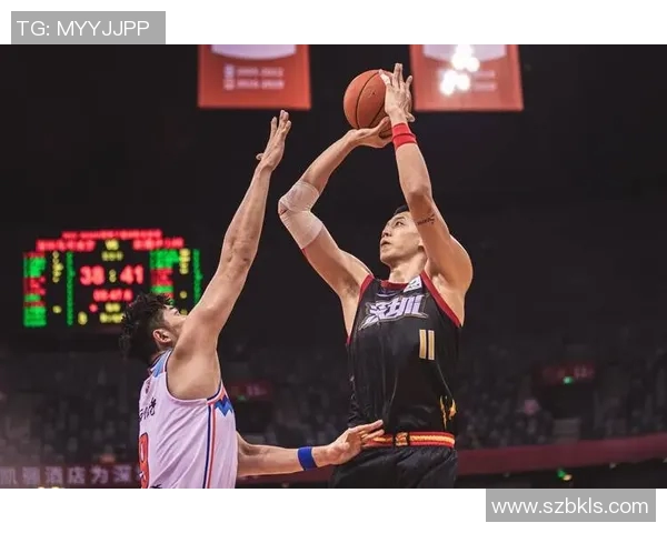 CBA辽宁队对阵深圳队精彩比赛视频回顾与分析，尽享篮球盛宴