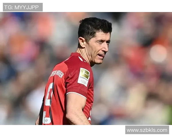 莱万重返安联球场引发拜仁球迷愤怒声讨称其忘恩负义