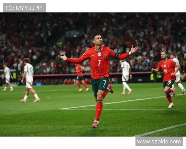 C罗在匈牙利比赛中引发球迷热烈反应的精彩瞬间回顾 C罗在匈牙利比赛中引发球迷热烈反应的精彩瞬间回顾