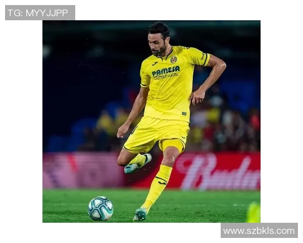 咐菲联与利物浦激战正酣比分悬念不断引发球迷热议